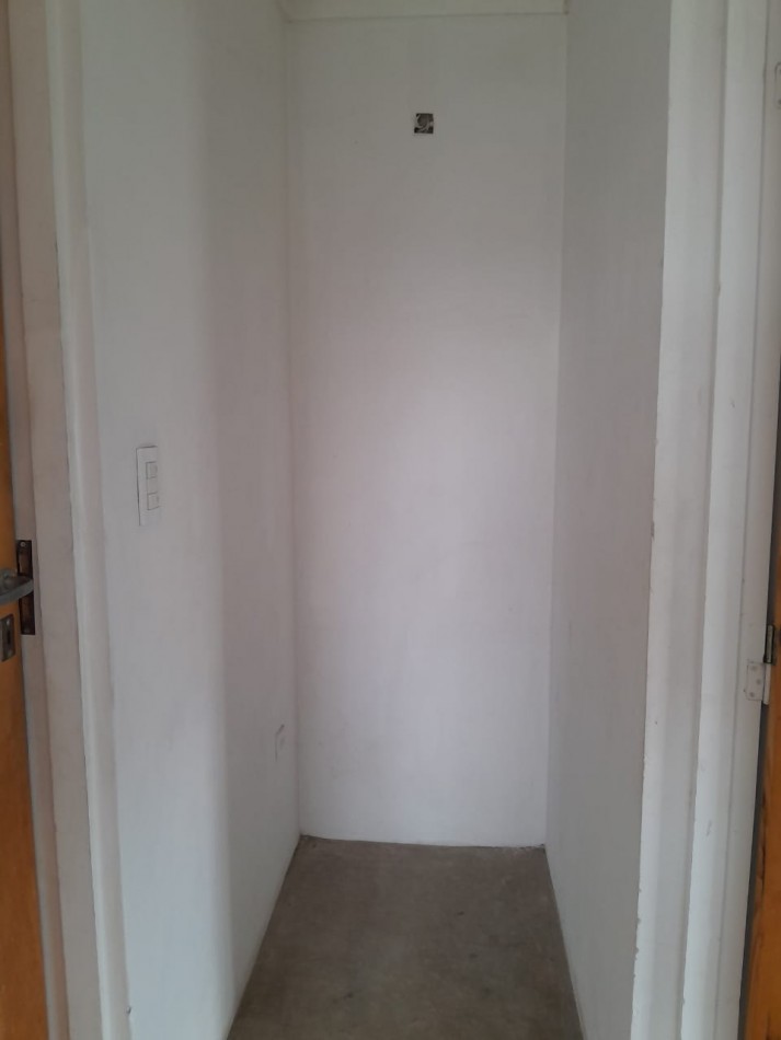 DEPARTAMENTO 2 AMB. COLON Y 220