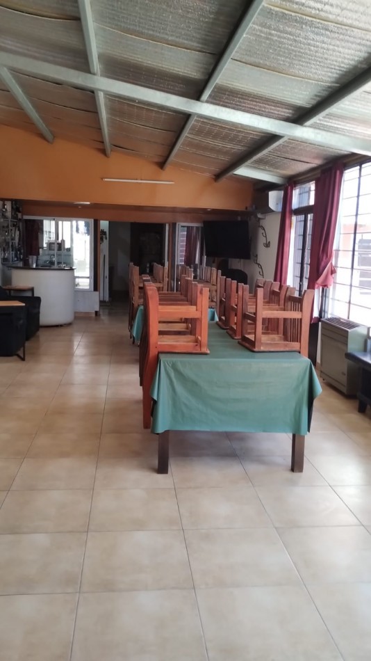 CASA 6 AMBIENTES. COLON AL 9000