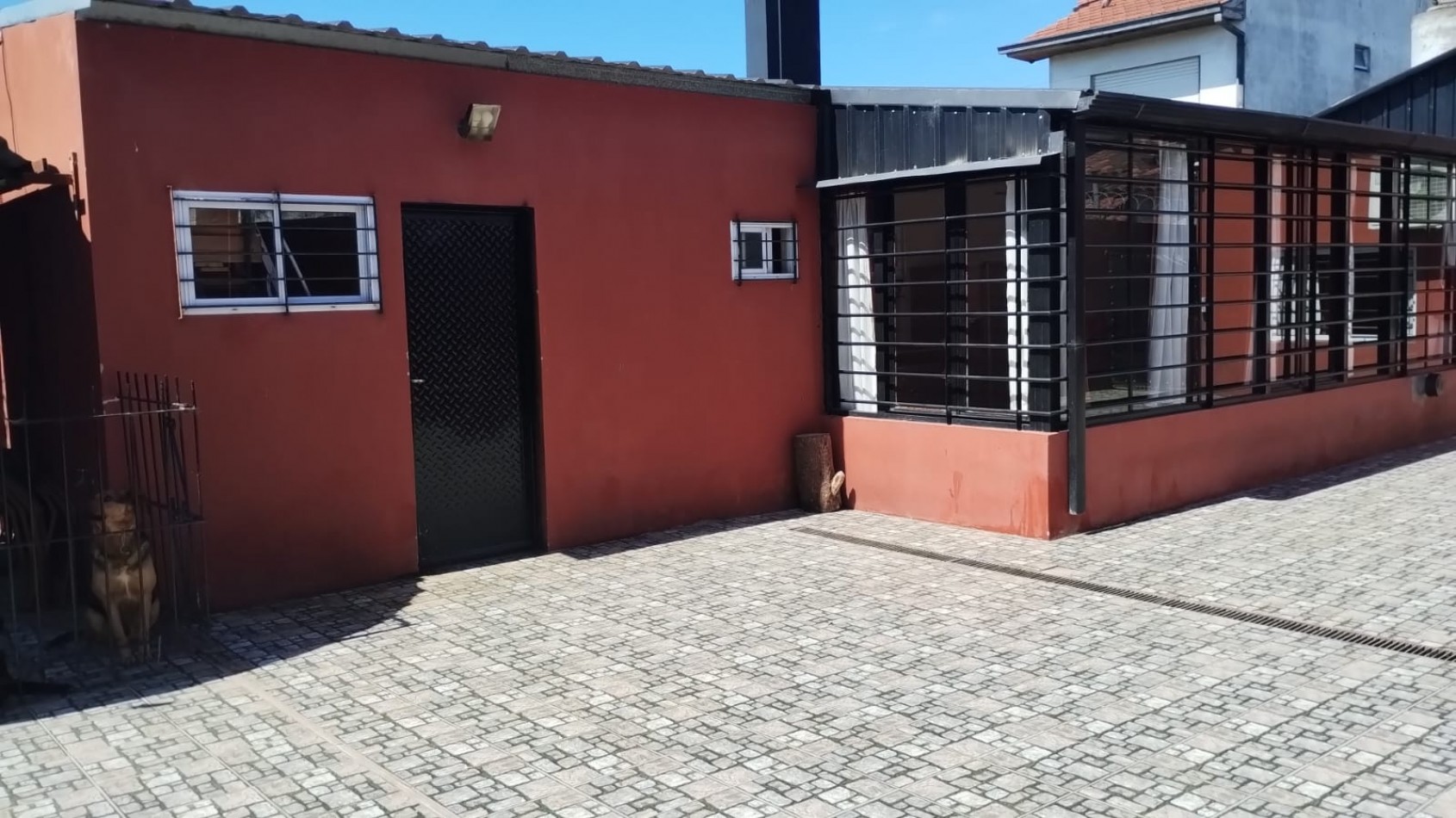CASA 6 AMBIENTES. COLON AL 9000