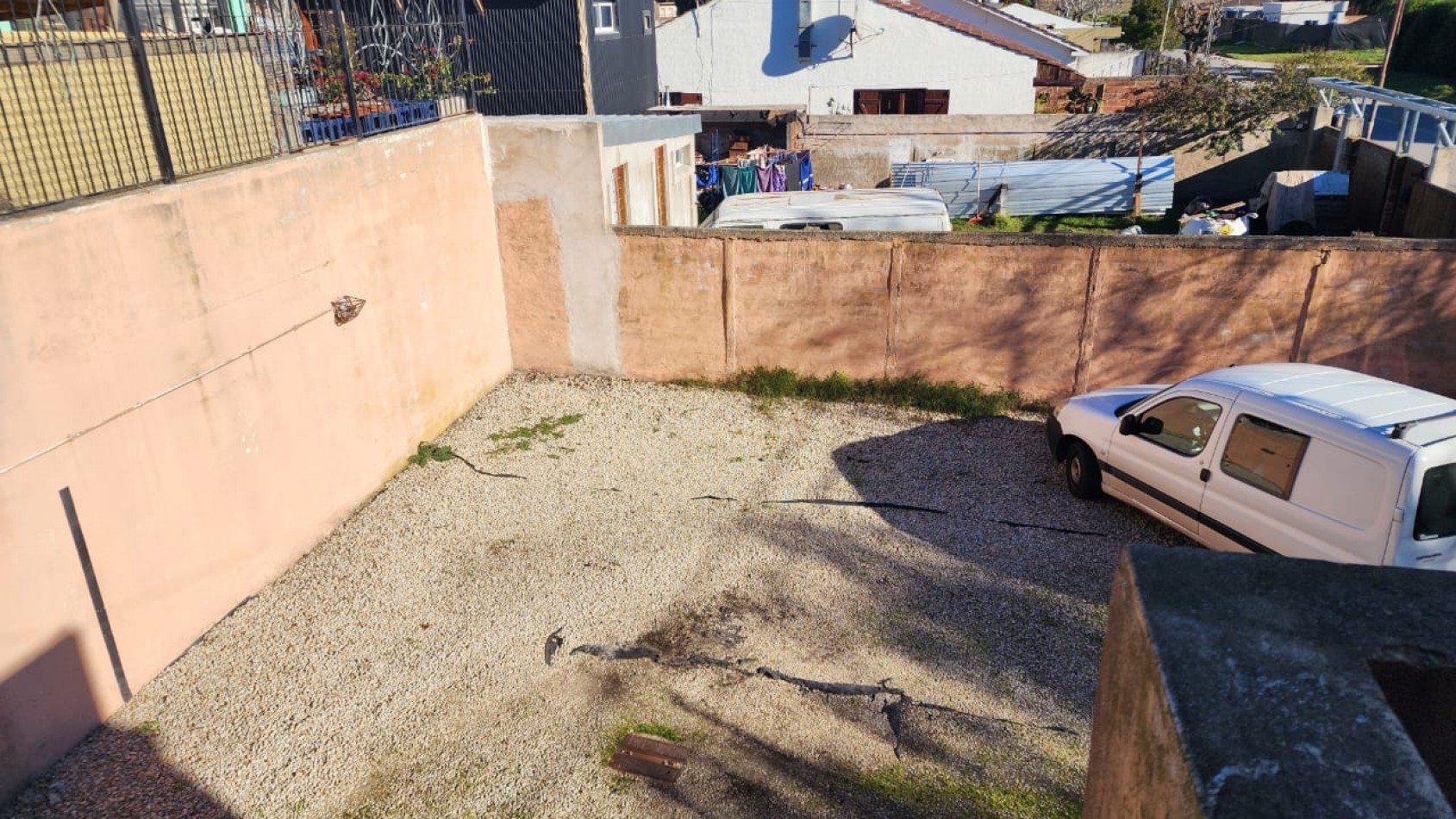 DEPARTAMENTO 1PISO. 2 AMBIENTES CON COCHERA. COLON Y 220