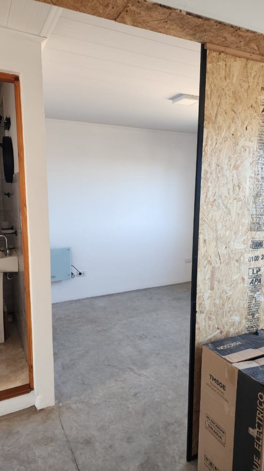 DEPARTAMENTO 1PISO. 2 AMBIENTES CON COCHERA. COLON Y 220