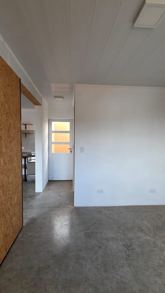 DEPARTAMENTO 1PISO. 2 AMBIENTES CON COCHERA. COLON Y 220
