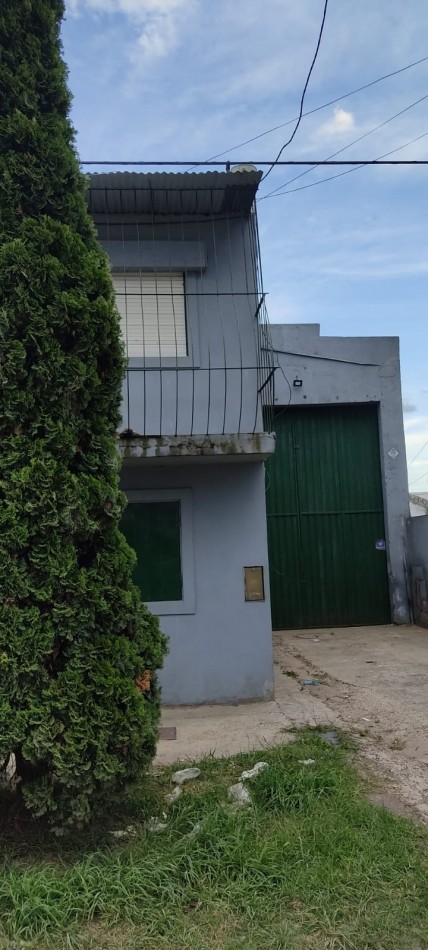 GALPON 300 M2 + VIVIENDA 3 AMBIENTES. GUANAHANI AL 8200.