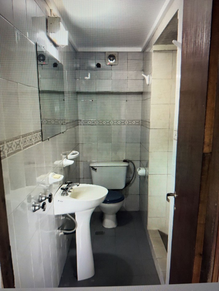 GALPON 300 M2 + VIVIENDA 3 AMBIENTES. GUANAHANI AL 8200.