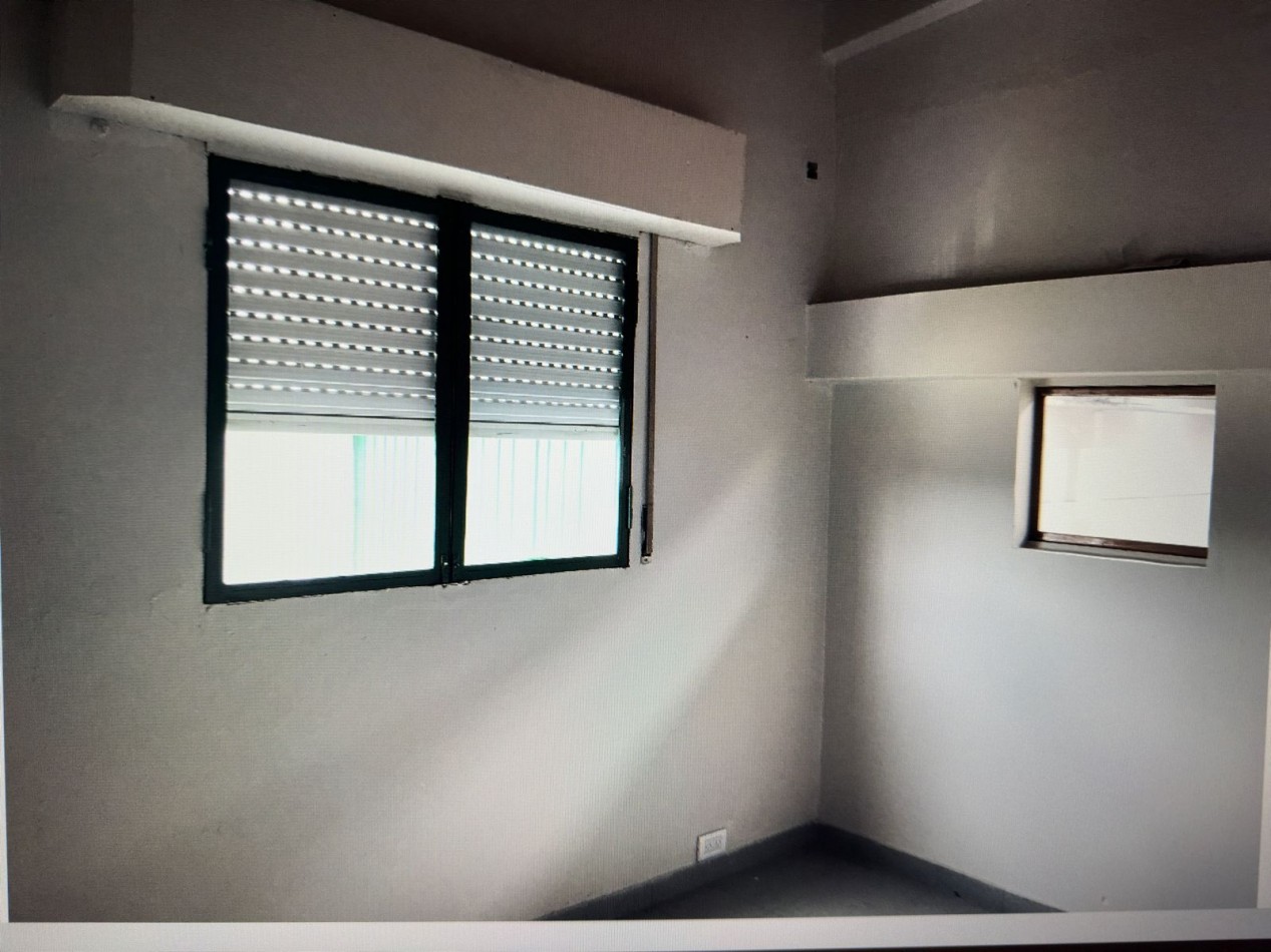 GALPON 300 M2 + VIVIENDA 3 AMBIENTES. GUANAHANI AL 8200.