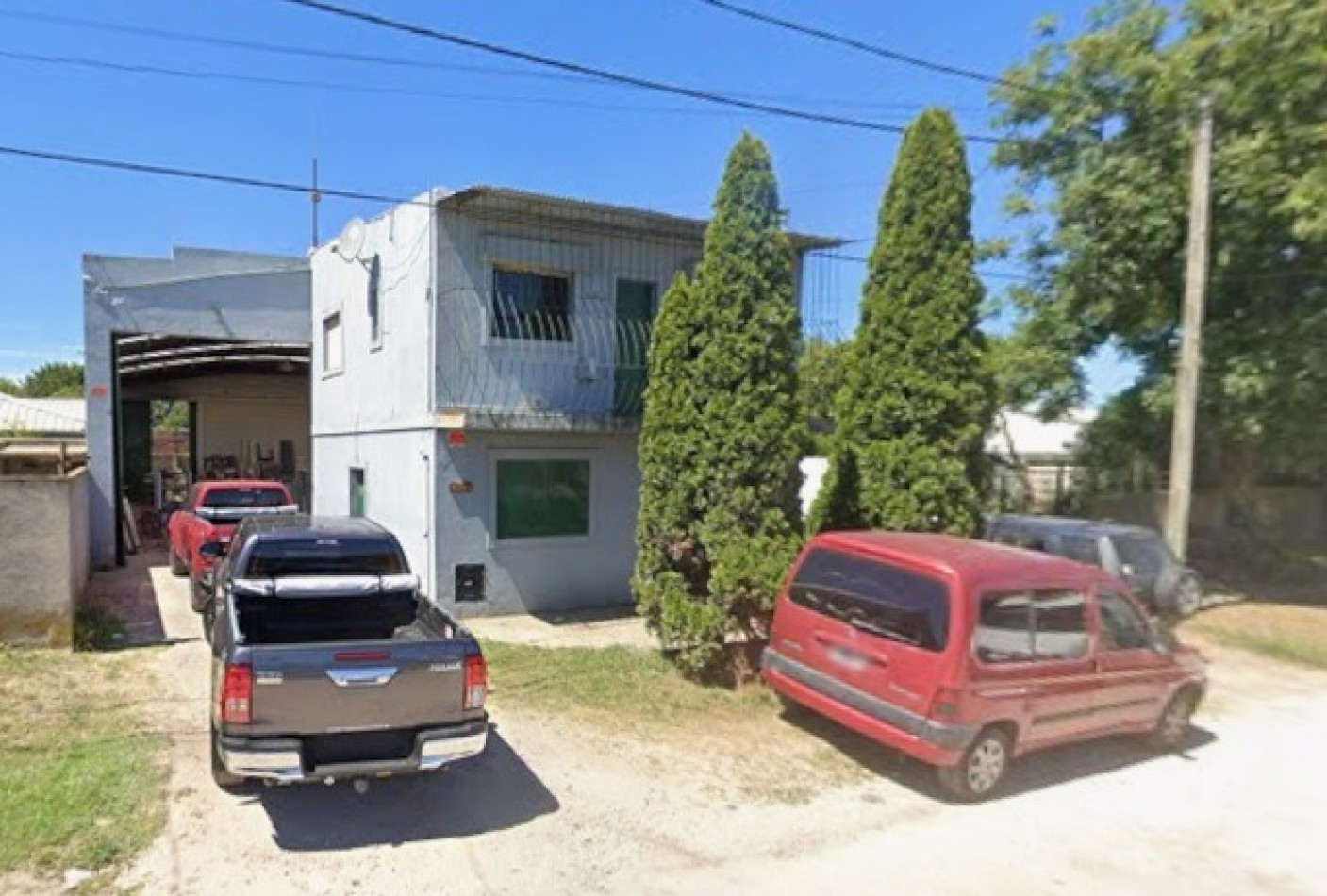GALPON 300 M2 + VIVIENDA 3 AMBIENTES. GUANAHANI AL 8200.