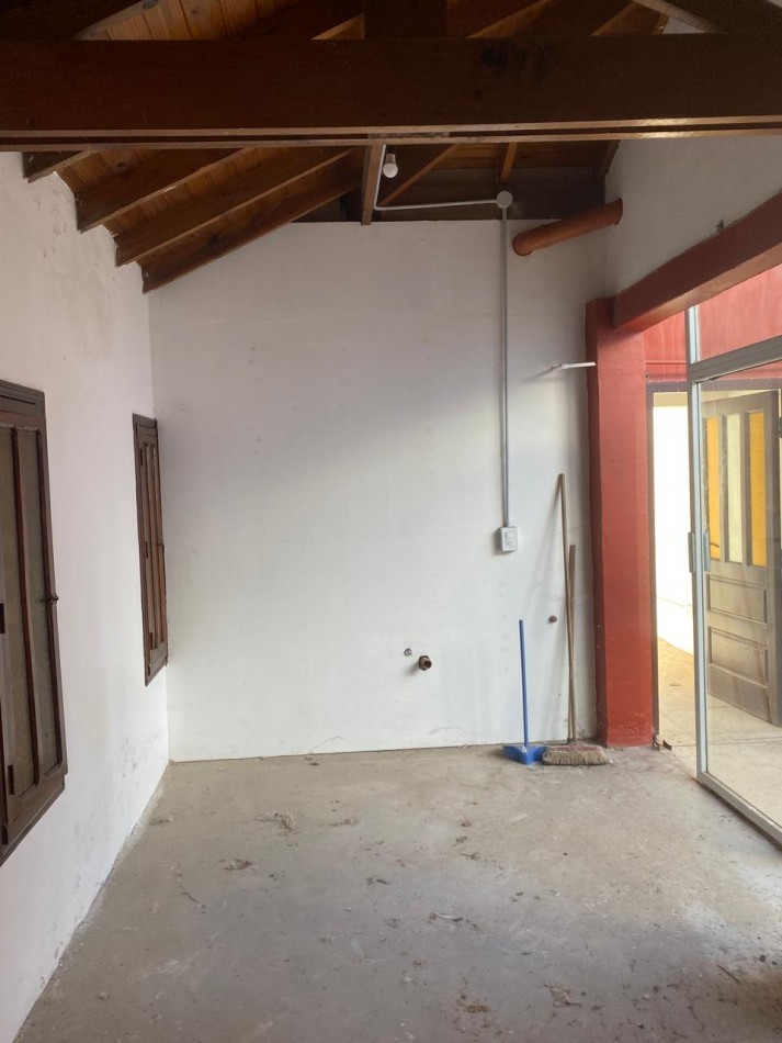 LOCAL 3. DE 64M2 CUB TOTALES. CON PATIO. LURO Y 228
