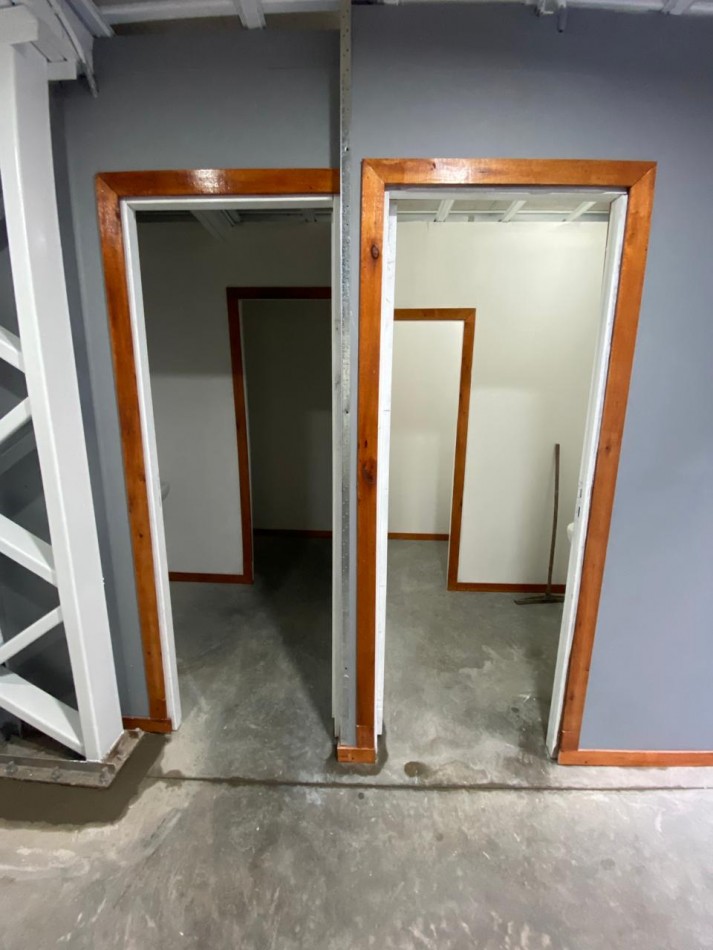 GALPON 820M2 EN DOS NAVES + 200M2 DE CARGA Y DESCARGA. AV. LURO Y PIGUE