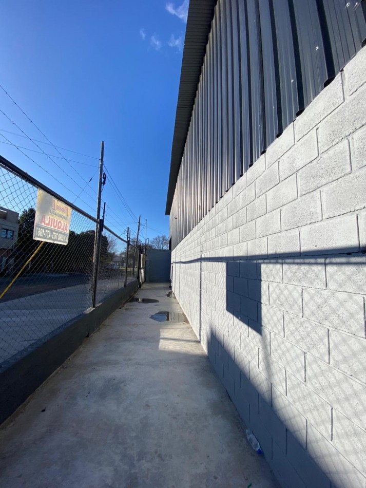 GALPON 820M2 EN DOS NAVES + 200M2 DE CARGA Y DESCARGA. AV. LURO Y PIGUE