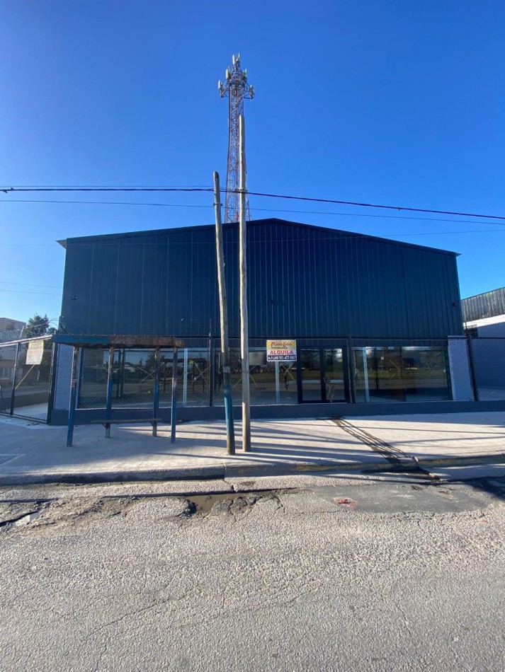 GALPON 820M2 EN DOS NAVES + 200M2 DE CARGA Y DESCARGA. AV. LURO Y PIGUE