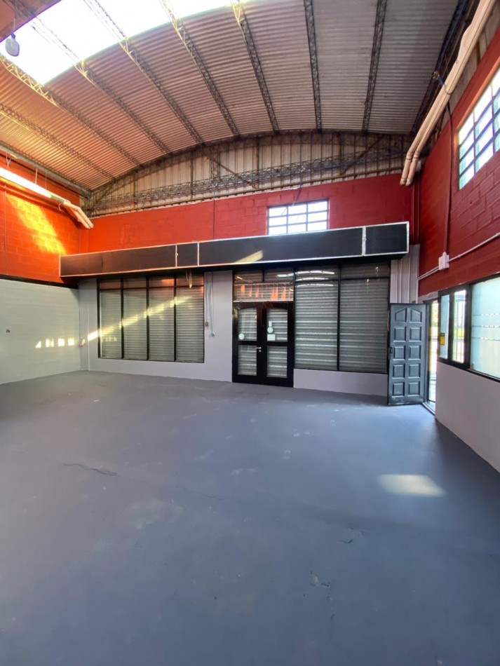 GALPON 820M2 EN DOS NAVES + 200M2 DE CARGA Y DESCARGA. AV. LURO Y PIGUE