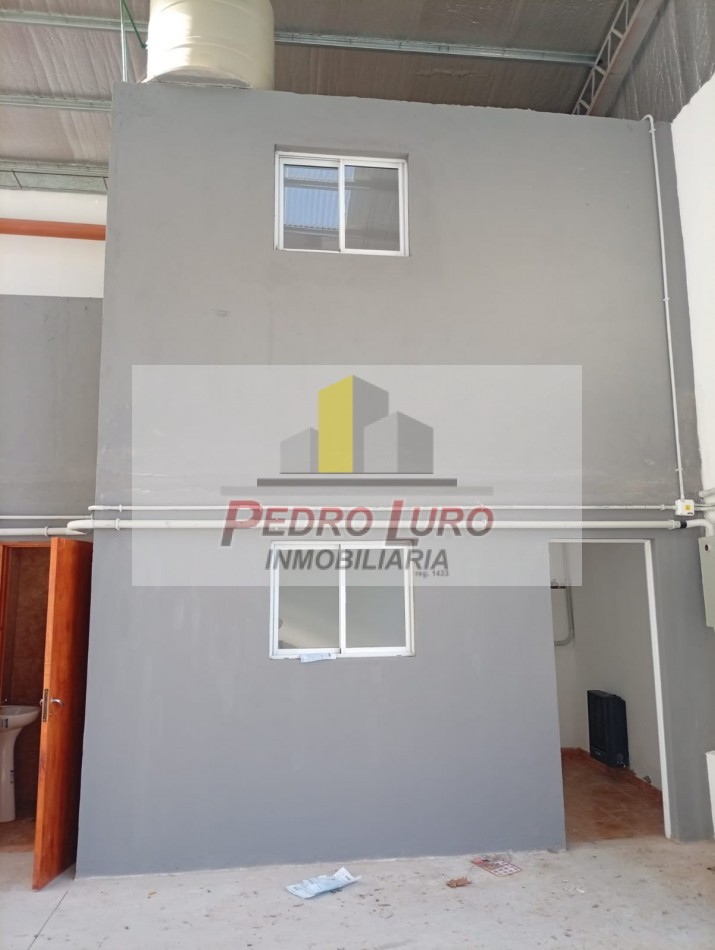 GALPON A ESTRENAR DE 250M2 CUB. + 100M2 DESCUB. SAN MARTIN AL 6700