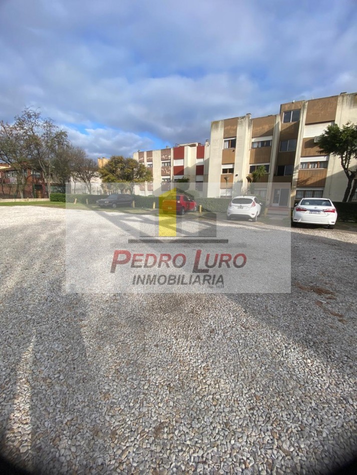 DEPARTAMENTO 3 AMBIENTES. CON COCHERA DESCUBIERTA. BAHIA BLANCA AL 2700