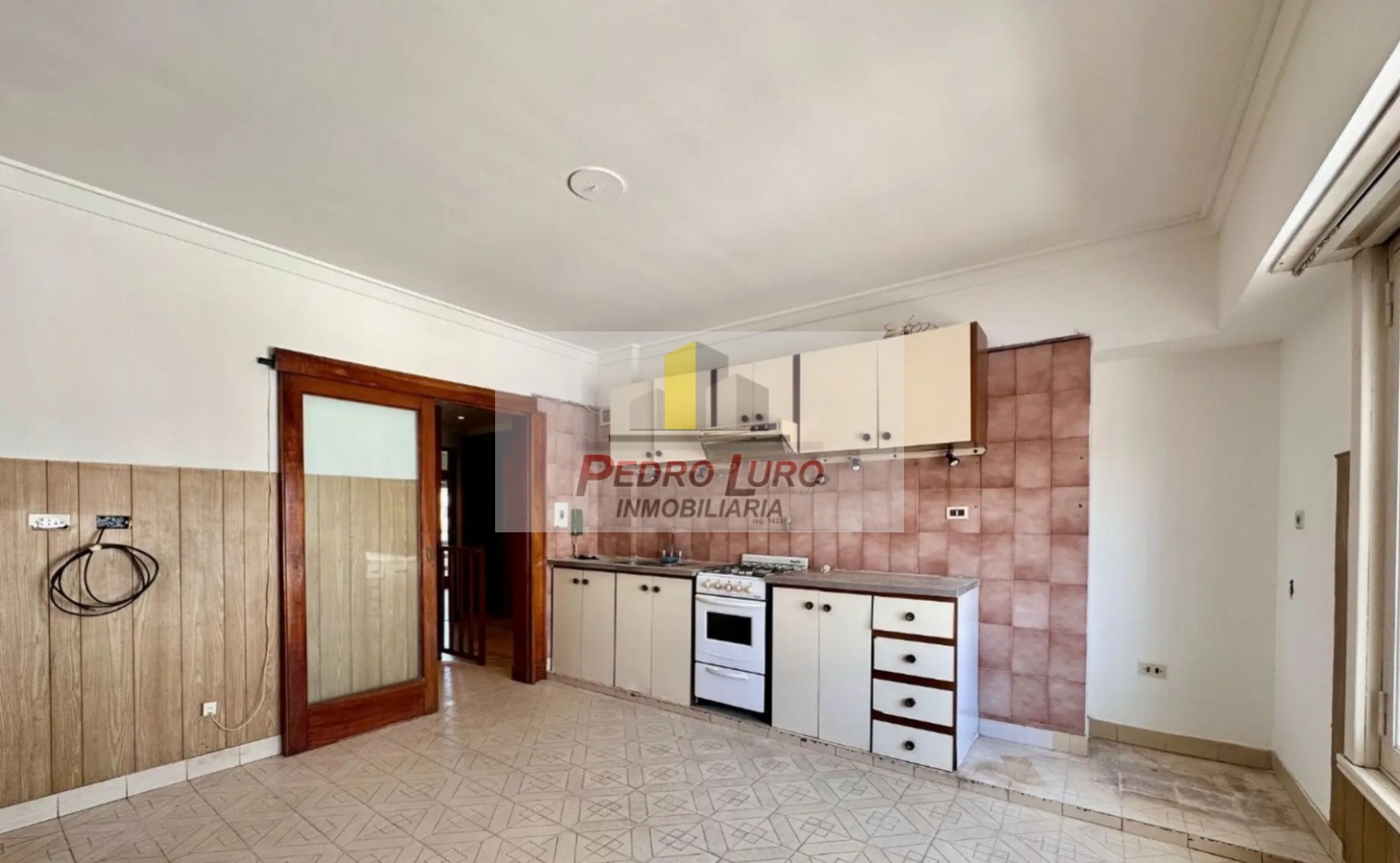 CASA 4 AMBEINTES + DEPARTAMENTO EN PLANTA ALTA. BELGRANO AL 6500