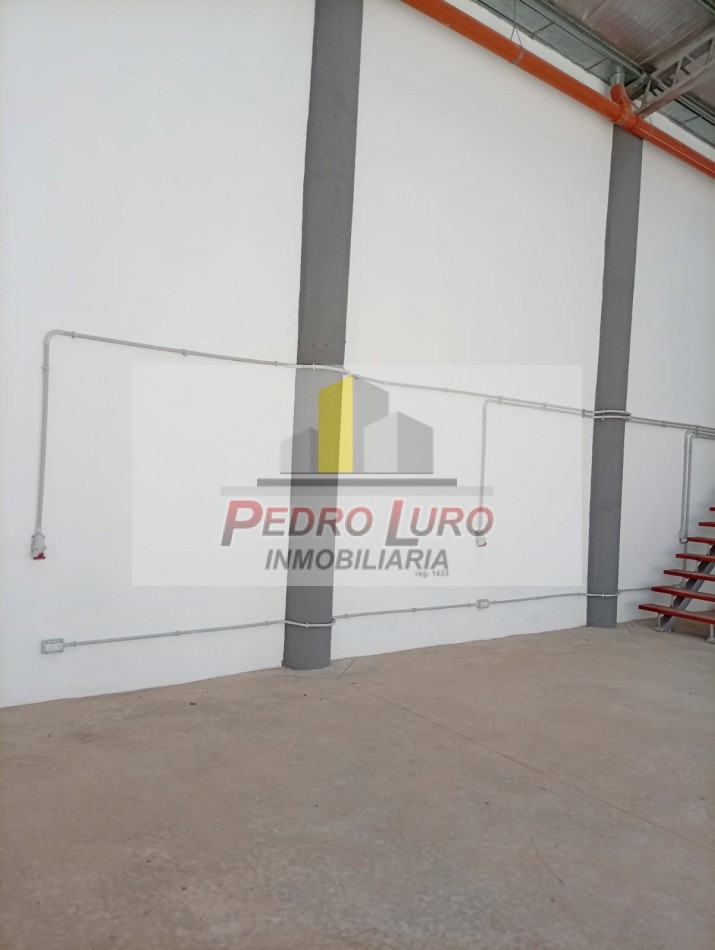 GALPON A ESTRENAR DE 250M2 CUB. + 100M2 DESCUB. SAN MARTIN AL 6700