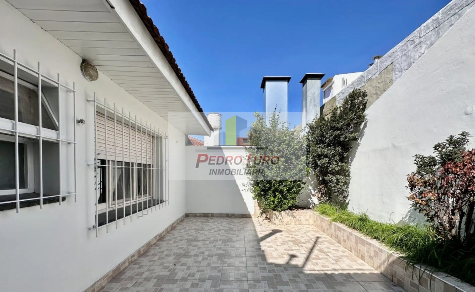 CASA 4 AMBEINTES + DEPARTAMENTO EN PLANTA ALTA. BELGRANO AL 6500