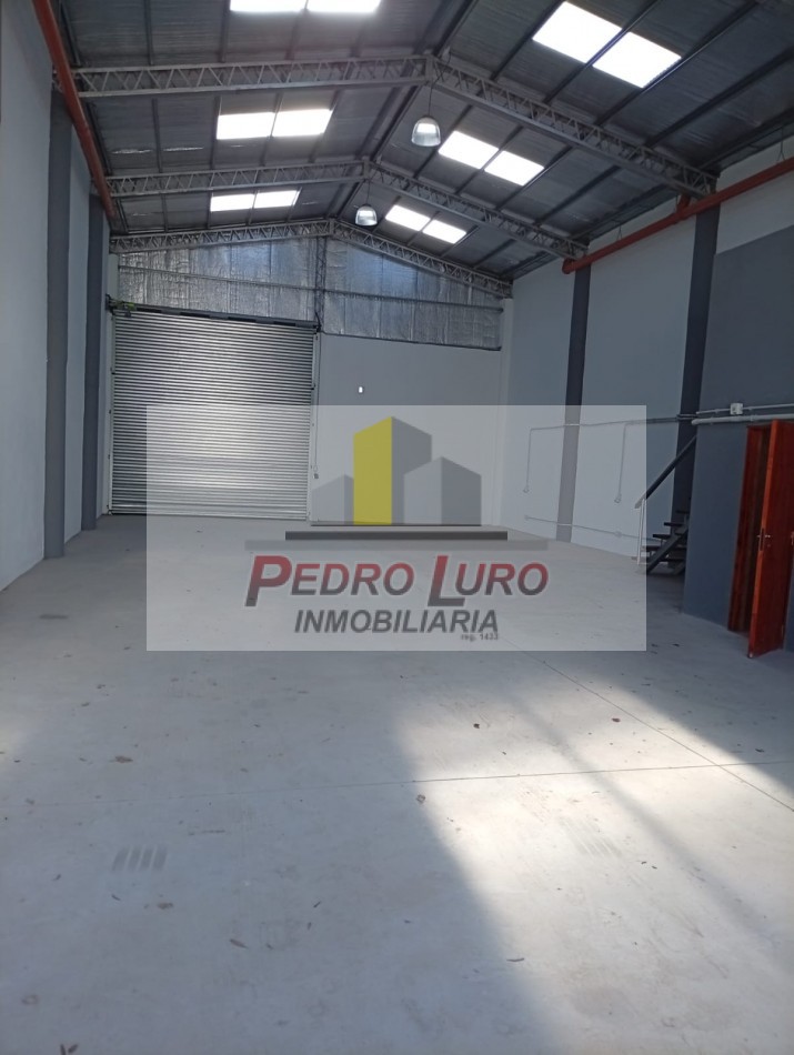 GALPON A ESTRENAR DE 250M2 CUB. + 100M2 DESCUB. SAN MARTIN AL 6700