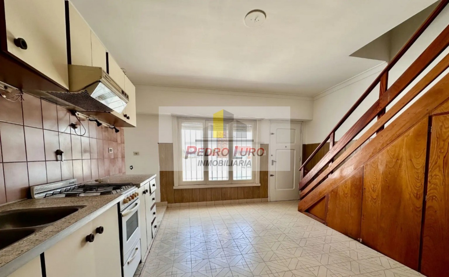 CASA 4 AMBEINTES + DEPARTAMENTO EN PLANTA ALTA. BELGRANO AL 6500