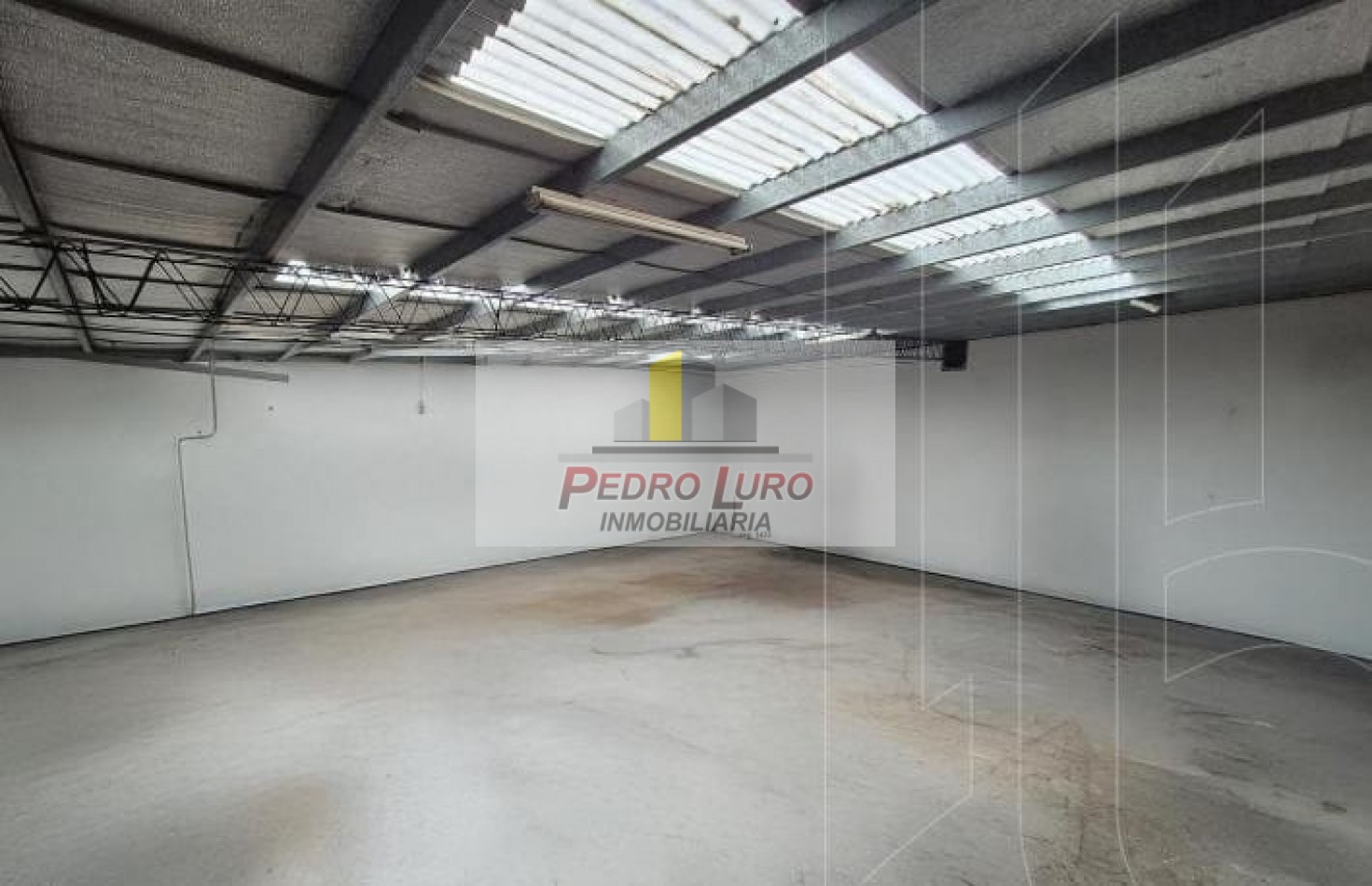 GALPON 334M2 CUB. ZONA: LAS AVENIDAS. (valentini al 1100)
