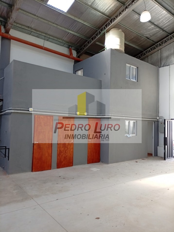 GALPON A ESTRENAR DE 250M2 CUB. + 100M2 DESCUB. SAN MARTIN AL 6700