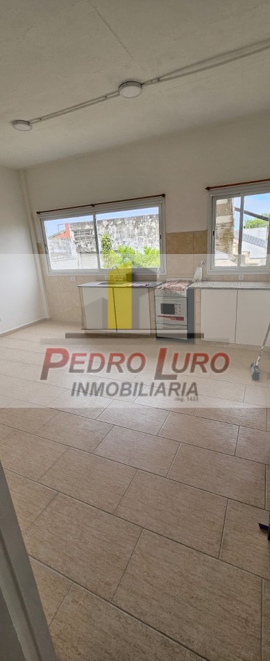 CASA EN PLANTA ALTA 4 AMBIENTES. LURO AL 7200
