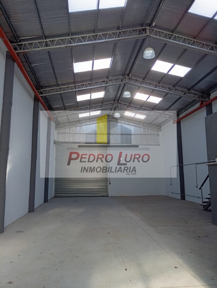 GALPON A ESTRENAR DE 250M2 CUB. + 100M2 DESCUB. SAN MARTIN AL 6700