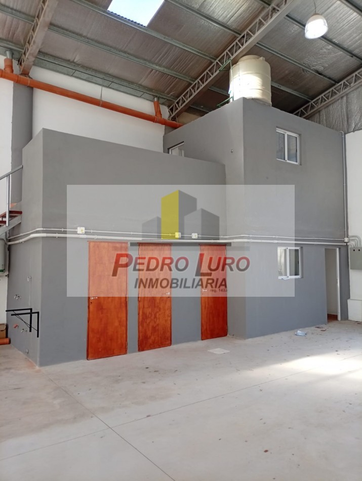 GALPON A ESTRENAR DE 250M2 CUB. + 100M2 DESCUB. SAN MARTIN AL 6700