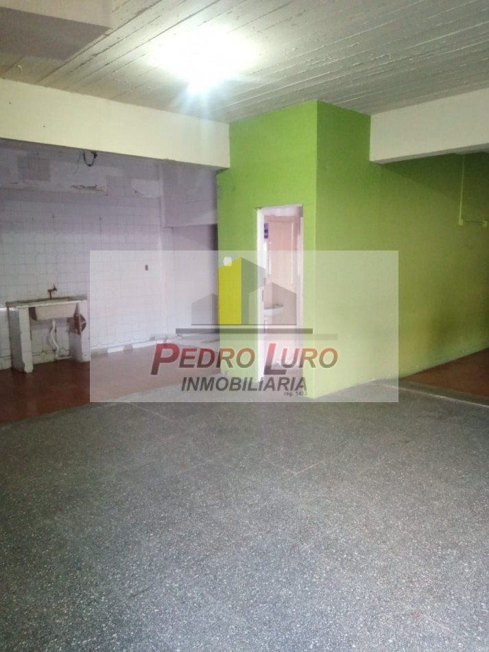 LOCAL  100M2 APROX. CORONEL SUAREZ AL 700