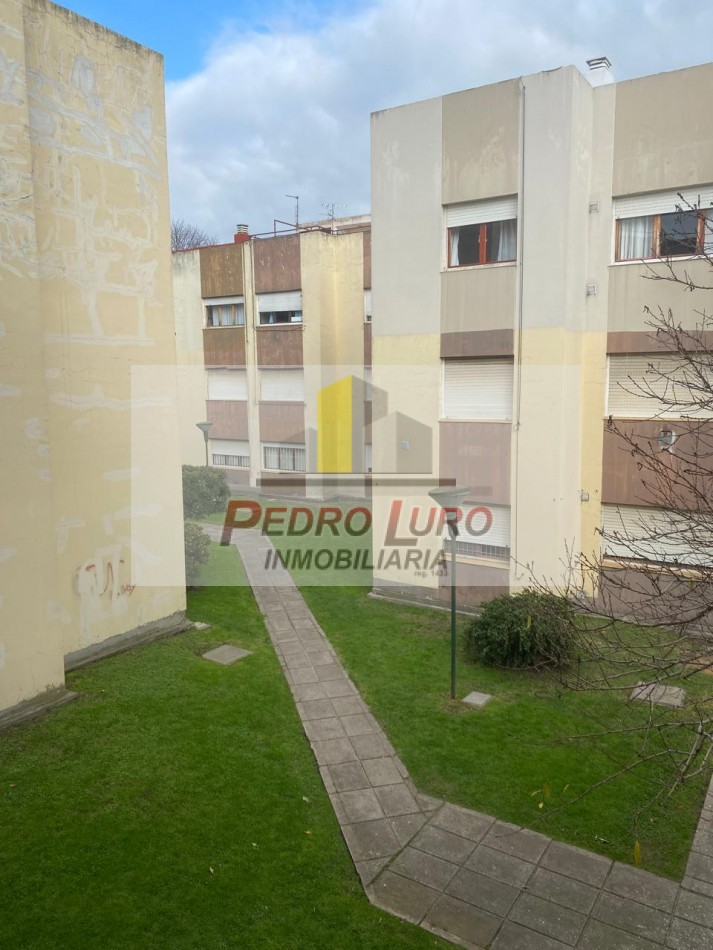 DEPARTAMENTO 3 AMBIENTES. CON COCHERA DESCUBIERTA. BAHIA BLANCA AL 2700
