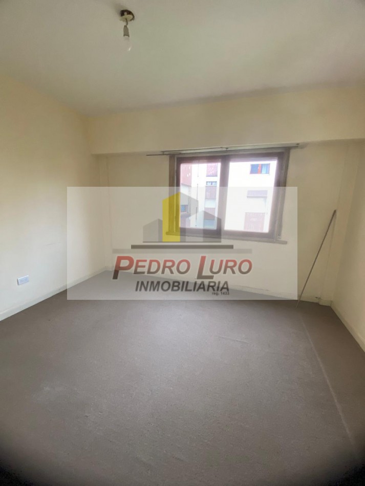 DEPARTAMENTO 3 AMBIENTES. CON COCHERA DESCUBIERTA. BAHIA BLANCA AL 2700