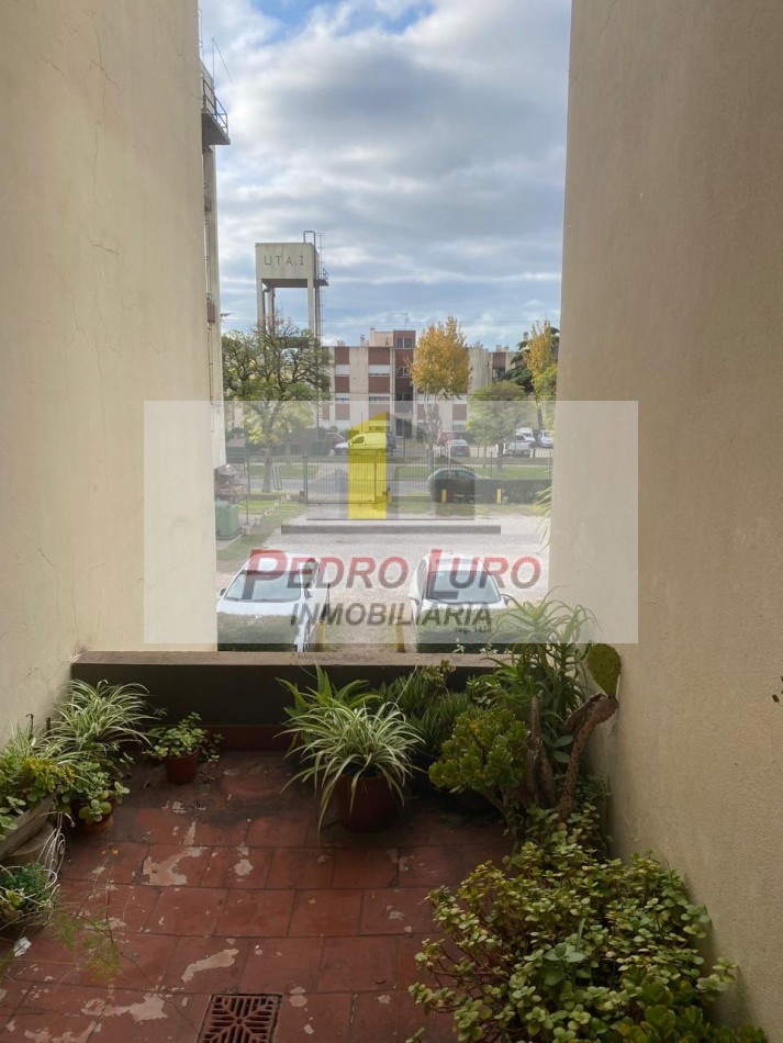 DEPARTAMENTO 3 AMBIENTES. CON COCHERA DESCUBIERTA. BAHIA BLANCA AL 2700