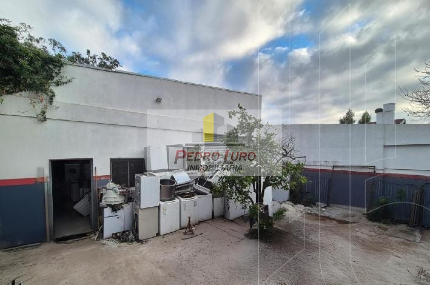 GALPON 334M2 CUB. ZONA: LAS AVENIDAS. (valentini al 1100)