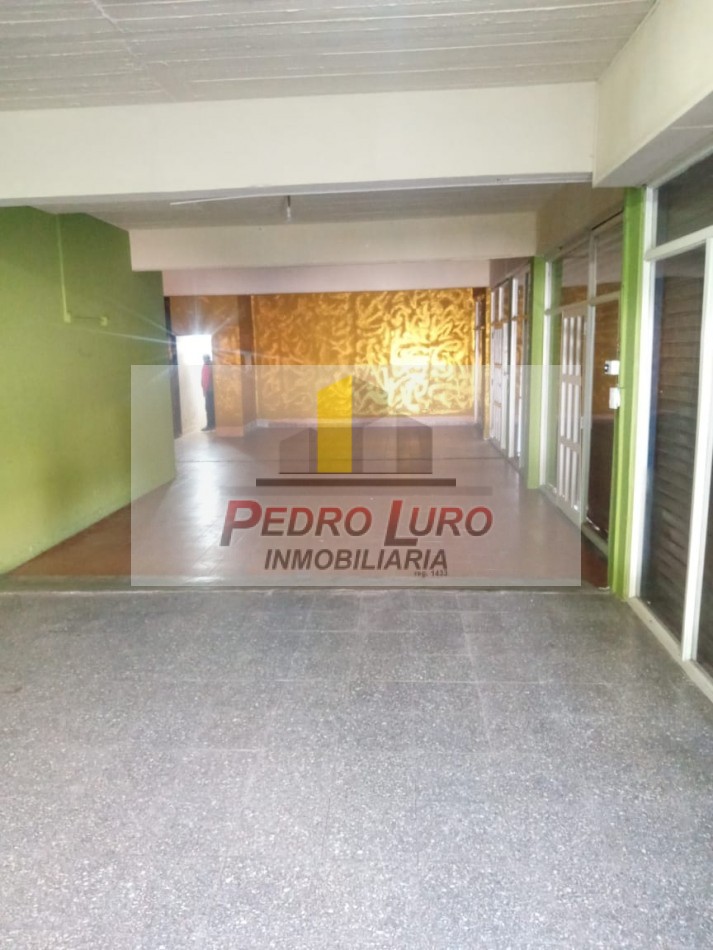 LOCAL  100M2 APROX. CORONEL SUAREZ AL 700