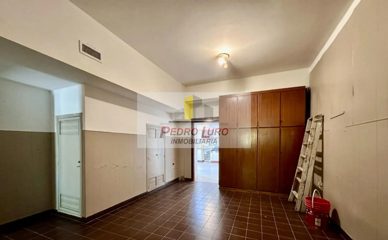 CASA 4 AMBEINTES + DEPARTAMENTO EN PLANTA ALTA. BELGRANO AL 6500