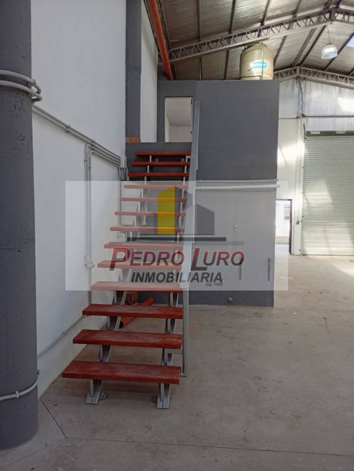 GALPON A ESTRENAR DE 250M2 CUB. + 100M2 DESCUB. SAN MARTIN AL 6700