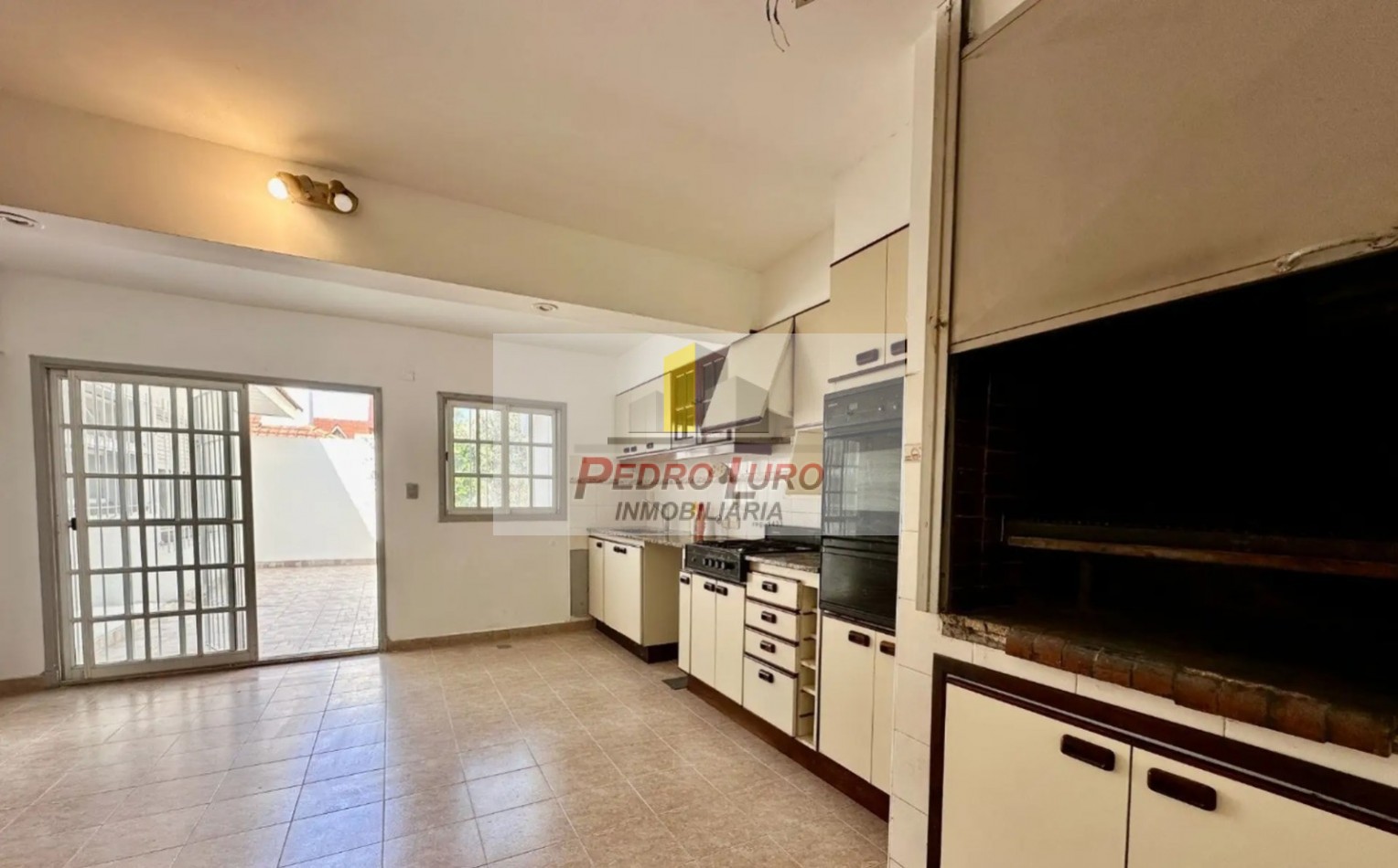 CASA 4 AMBEINTES + DEPARTAMENTO EN PLANTA ALTA. BELGRANO AL 6500