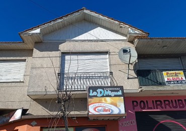 CASA EN PLANTA ALTA. 4 AMB. MORENO Y 180