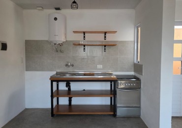 DEPARTAMENTO 1PISO. 2 AMBIENTES CON COCHERA. COLON Y 220