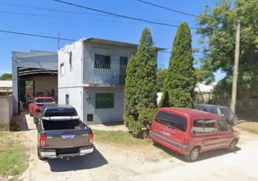GALPON 300 M2 + VIVIENDA 3 AMBIENTES. GUANAHANI AL 8200.