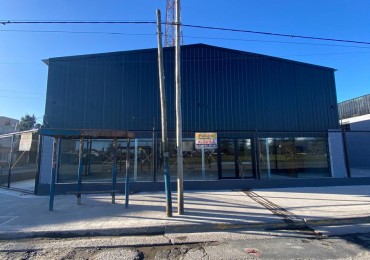 GALPON 820M2 EN DOS NAVES + 200M2 DE CARGA Y DESCARGA. AV. LURO Y PIGUE