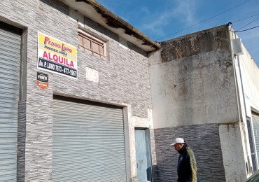Galpon 230m2 . 3 arroyos al 1000