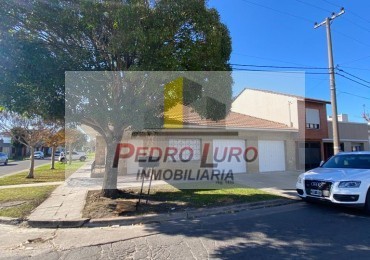 CASA FORMANDO ESQUINA 4 AMB. RIVADAVIA Y 182